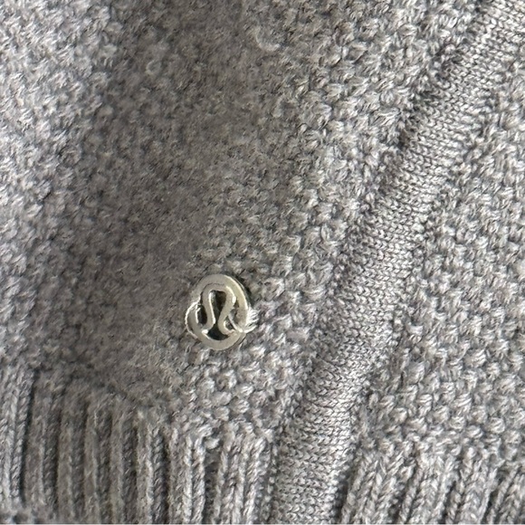 Lululemon Merino Wool On-the Go Zip Front Convertible Poncho Grey One Size - Picture 5 of 7